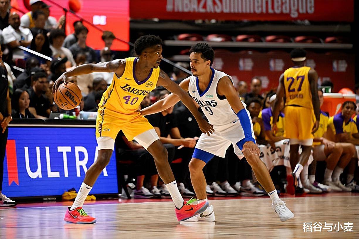 湖人队球员参加线上训练营，提高篮球技术