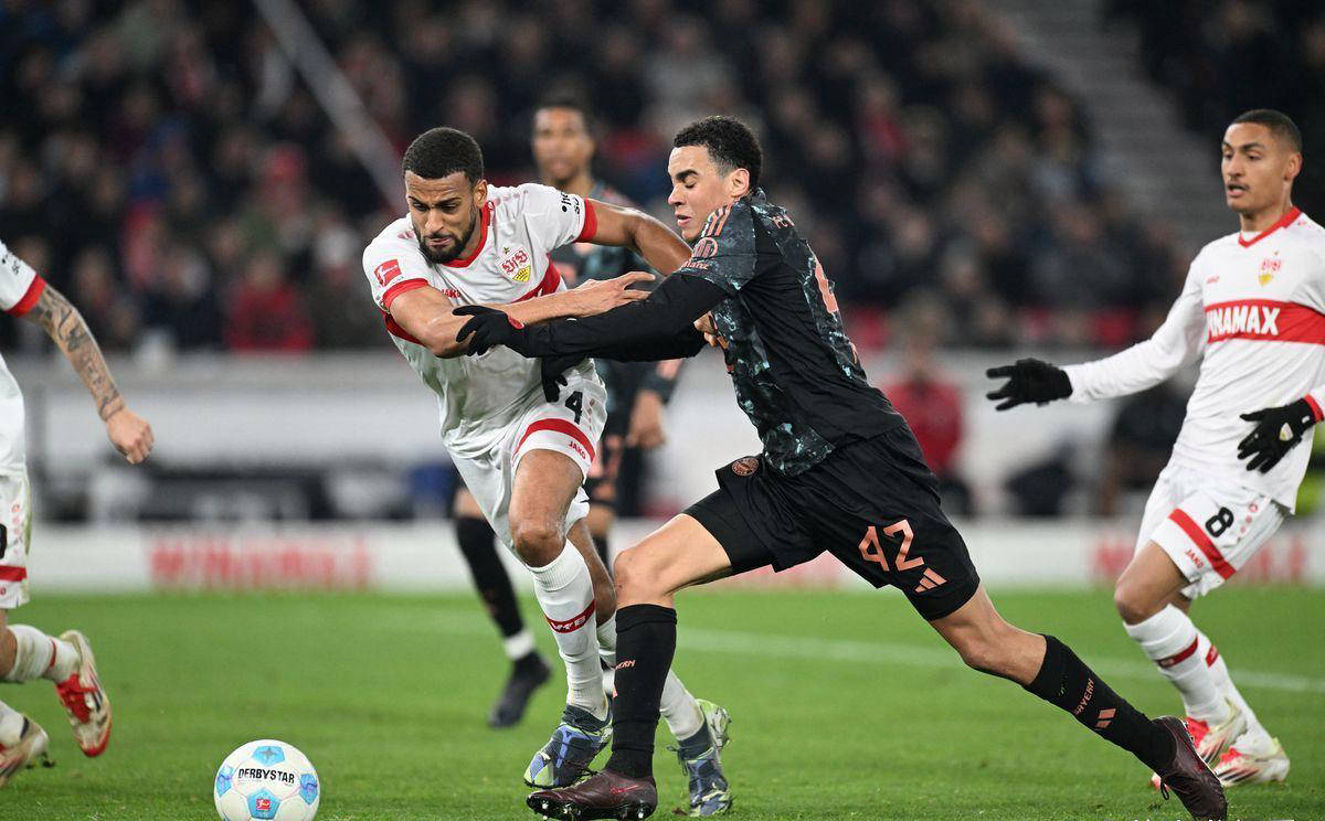 包含斯图加特宣布引援计划，欲挑战争霸的词条