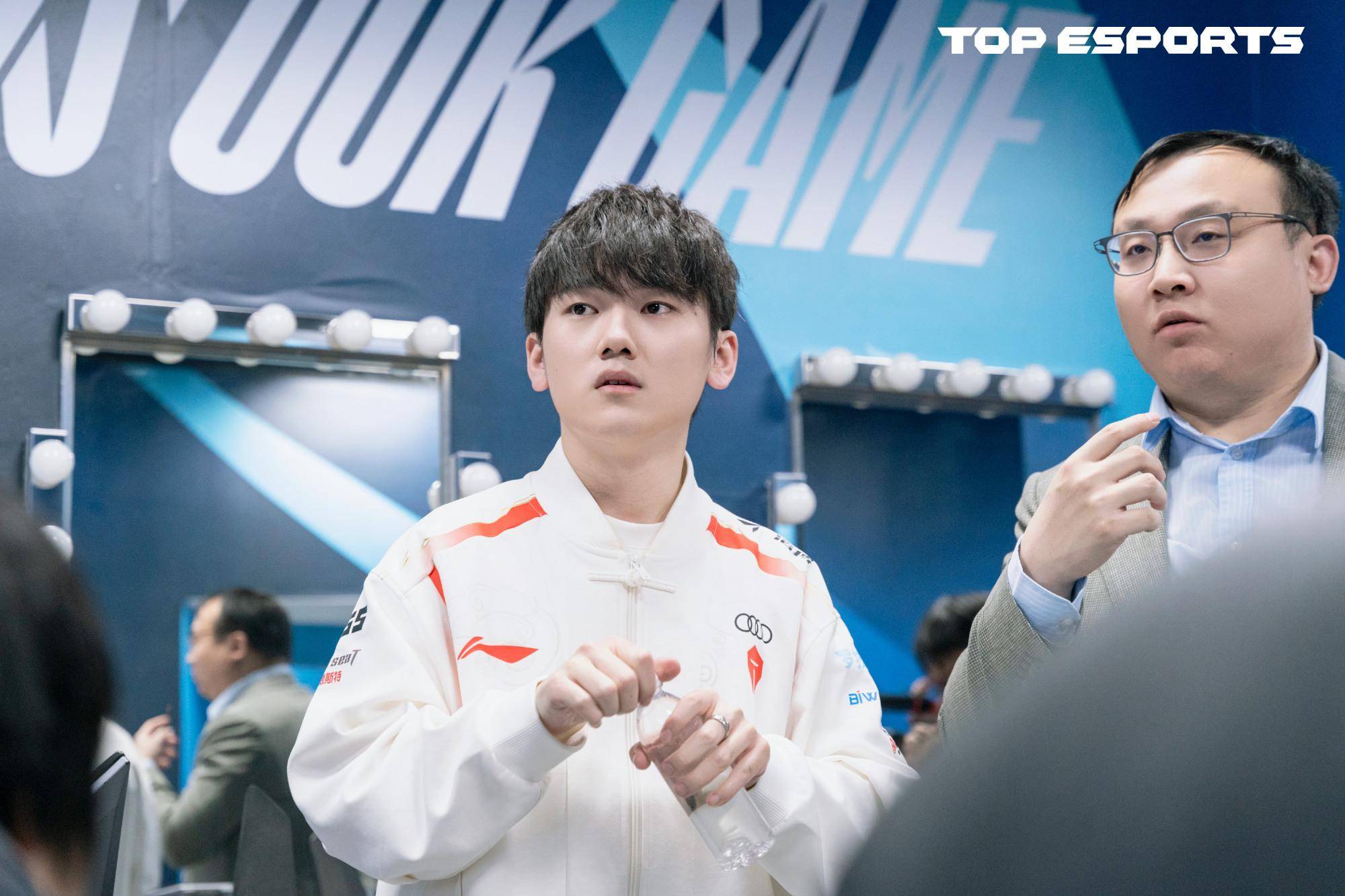 开云官网-EG险胜LGD，Meiko操刀奇招英雄翻盘顶尖较量成都决赛之夜，引爆全场热议